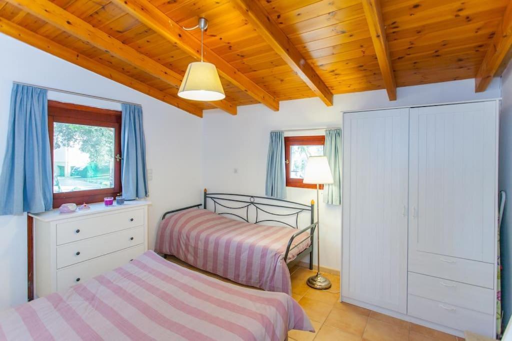 Olive Tree Farm 200M From The Beach Episkopi  Bagian luar foto